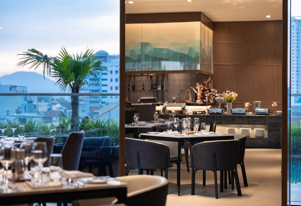 5. 크라운 플라자 ..