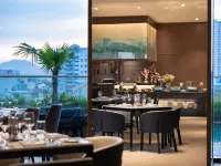 Crowne Plaza Danang City Centre Hôtels à proximité de : Công ty CPTM và dịch vụ chuyển phát nhanh Nội Bài - NetCo chi nhánh Đà Nẵng