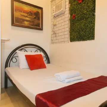 Nearest Hostel Pasay City by RedDoorz