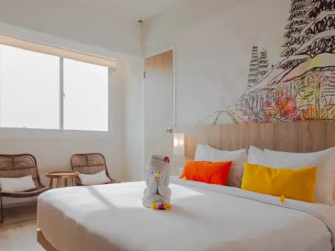 Zuri Express Jimbaran Отели рядом с достопримечательностью «Pantai Muaya»