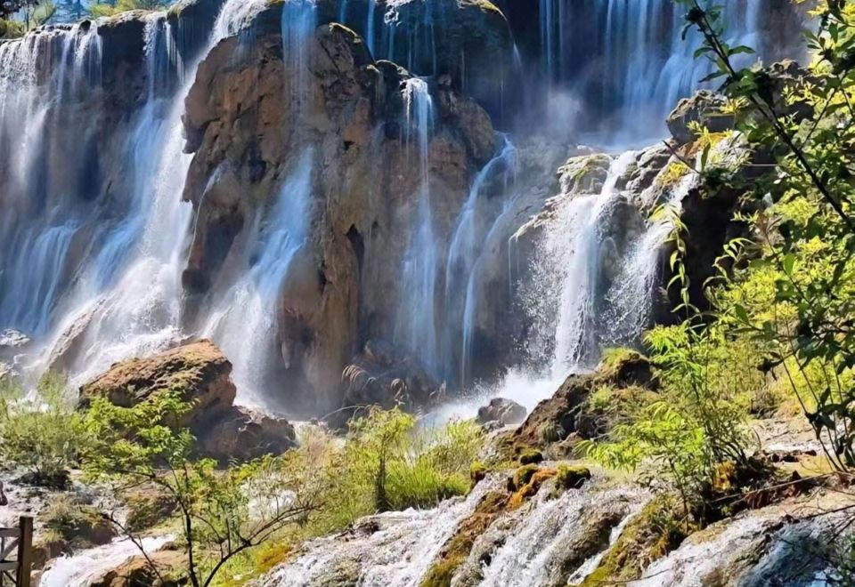 Meiqi Luxury Hotel (Aba Jiuzhai Huanglong Airport) Hotel Overview