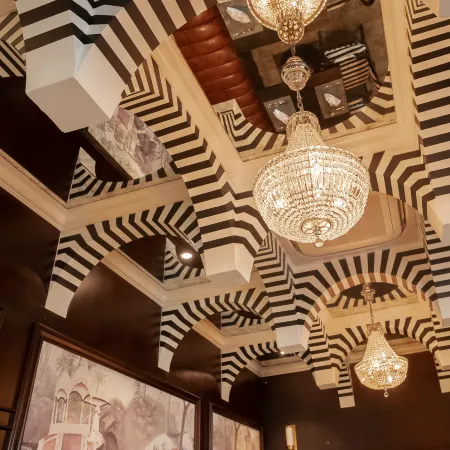 V Maison Boutique Hotel Отели рядом с достопримечательностью «Ват Сенсоухарам»