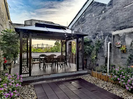 Hailai Courtyard Villa B&B Отели рядом с достопримечательностью «Jinyintan Beach»