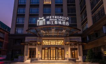 Metropolis Hotel