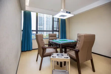 Elong Anyun Hotel (Nanjing Gaochun Subway Station Baolong Square) Отели рядом с достопримечательностью «Gaochun Old Street»