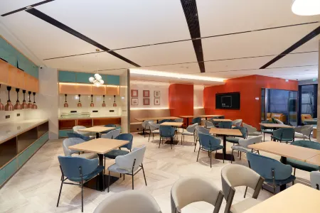 TULIP LODJ (Wuhan Jianghan Road Wusheng Road Subway Station) Отели в г. Ухань