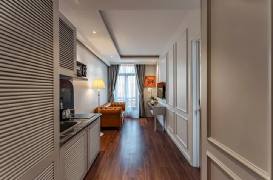 Golden Star Hotel & Apartment Отели рядом с достопримечательностью «Yofi Fitness Center»