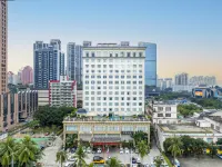 Golden Lotus Herton Seaview Hotel Hotels near World Trade Yayuan Natatorium