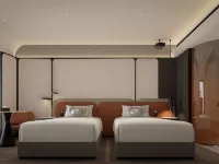 DO A LAND V Hotel (Chengdu Taikoo Li International Financial Center) Hotels near IFS