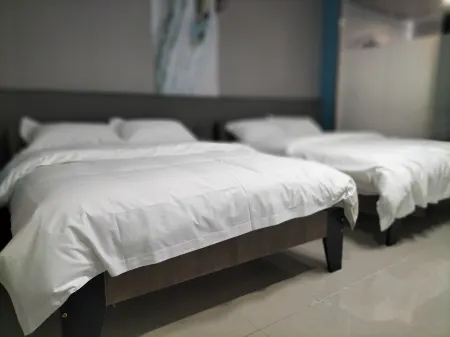 Pingma Hotel Apartment Отели в г. Хуачжоу