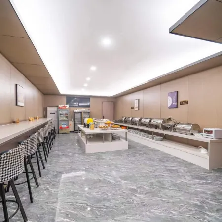 Vienna Zhihao Hotel (Shenqiu High-speed Railway Station)
