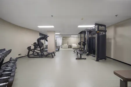 Yeste International Hotel (Qinzhou Beibuwan Avenue Darunfa) Отели рядом с достопримечательностью «Qinzhou University Xianghuiyuan Campus»