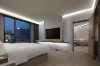 Yishang Oriental Hotel (Deyang Xudongli Food Street)