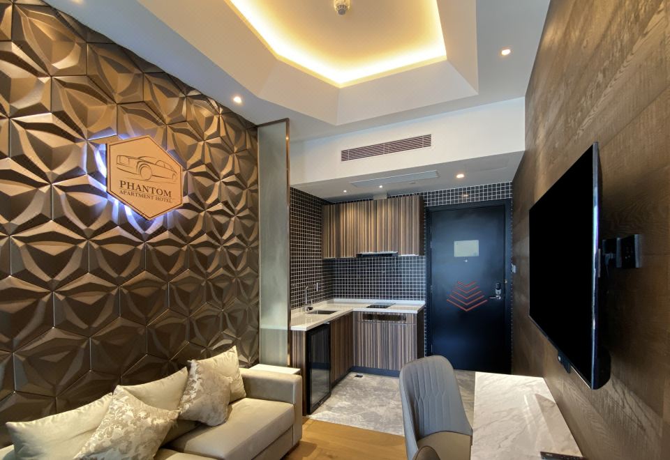 2. 마리나 팬텀 아..