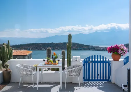 Songyun Skyline Seaview Holiday Hotel