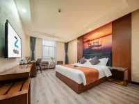 Fengxiang Bell Tower Hotel