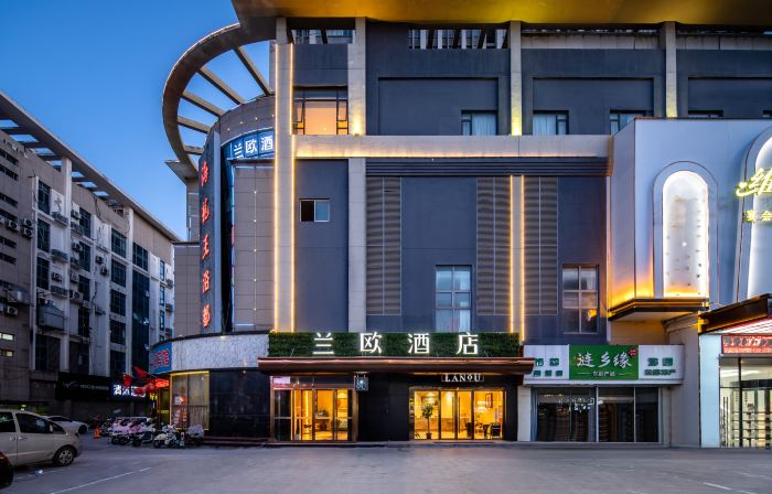 LANOU Hotel