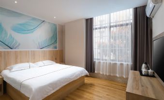 Haiyue Selected Hotel (Happy Harbor Branch, Liuhe District, Nanjing)