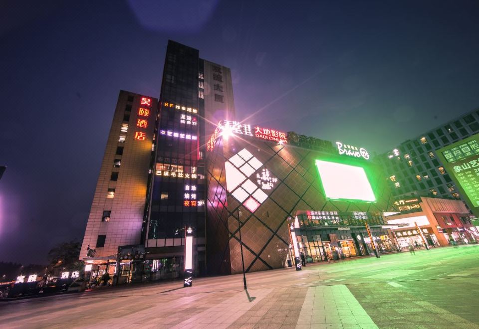 2. 하오이 호텔 -..