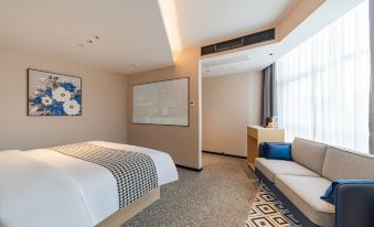 Cheng Xiaocheng Homestay (Chilan Bridge Old Press Hall Branch)