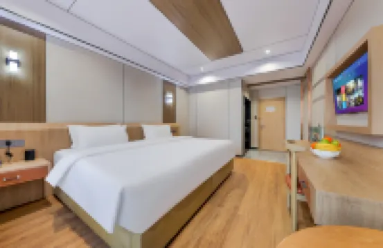 藝龍萬國酒店（西雙版納景洪潑水廣場店） 鄰近江邊夜市的酒店