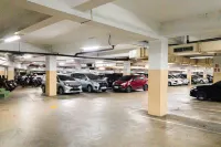 Pelangi Rooms By Reccoma - 停車場