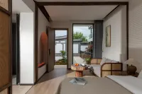 Yulong Mujianshan Homestay - balcony