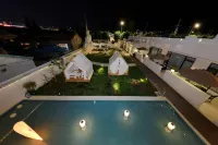 Zhaolan Light Luxury Vacation Homestay (Tekes Bagua City Store)