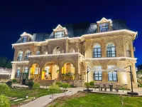 Yining Huatian Yunxuan Homestay (Kazanqi Folk Custom Tourism Area Branch) Hotel in zona Kazanqi Folk Tourism Area In Ancient City of Yili