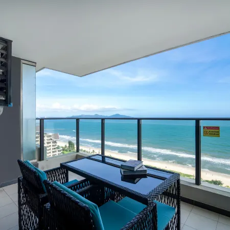 Sea&Time Full Sea View Apartment (Shanwei Poly Jincheng Bay Tourist Resort)