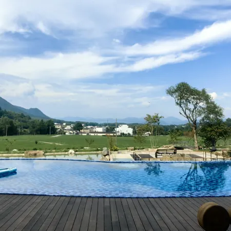 Nomadland Villa Resort