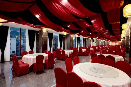 Huaping Dianxi Sunshine Grand Hotel Отели в г. Хуапин