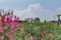 Grassland Skyline Yunyinju Holiday Hotel (Huaqiangu Branch) - Mountain view