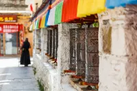 Litang Waiting for the Wind to Vacation (Letong Ancient Town Qianhu  Village Store) - Scenic
