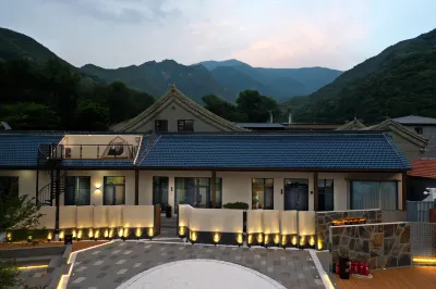 Baihuayin Homestay 바이화산/백화산 관광단지 주변 호텔