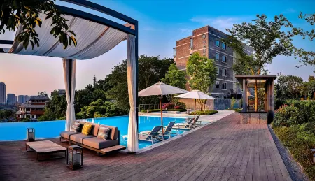 Chongqing Huafang Hotel Отели рядом с достопримечательностью «Nankai Middle School»