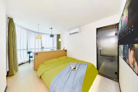 Nanjing Yinuo Homestay (Xinjiekou Subway Station) Отели рядом с достопримечательностью «Nanjing Normal University Suiyuan Campus Multiple-use Gymnasium»