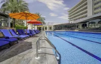 Radisson Blu Hotel and Resort Al Ain - Pools