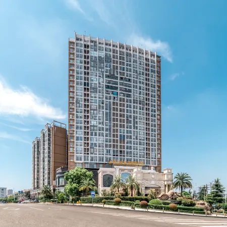 Malata Carrey International Hotel (Wuhan Textile University tanxinpei Park Subway) Отели рядом с достопримечательностью «Wuhan Institute of Engineering and Technology - Northwest Gate»