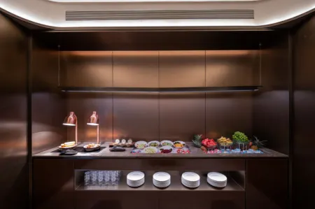 Crystal Orange Hotel Shenzhen Luohu Port International Trade Отели рядом с достопримечательностью «Tianshang Renjian»