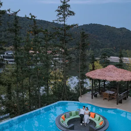 Moganshan High Mountain Forest Adventure Park · Xuan Yong Shilily Hotel
