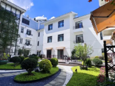 Youngor Central Hotel Hotels near Guanqian Street