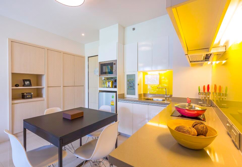 Cassia Phuket의 현대적인 로비