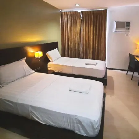 Lorenzzo Suites Hotel