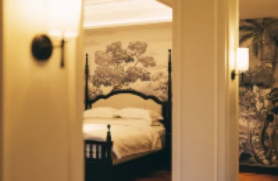 1023 Bansu Hotel (Jinhua Wuzhou Ancient City Scenic Area)