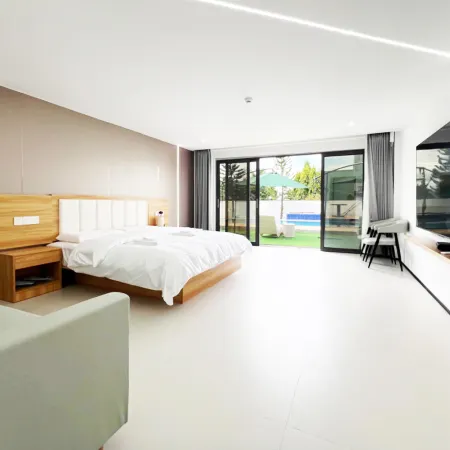 1CE HOTEL
