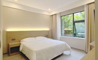 Yunlai Hotel (Women and Children's Hospital Ranjiaba Campus)