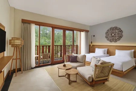 Joglo Ageng Guci Tegal Отели в г. Tegal Regency