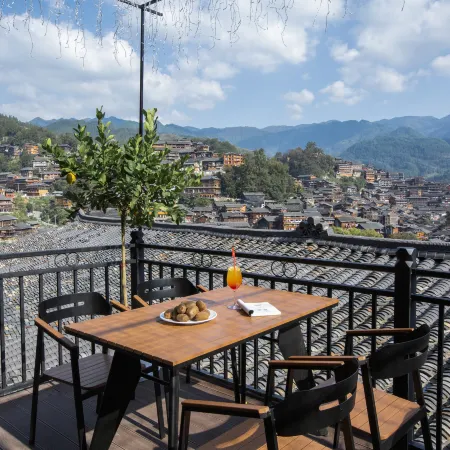 Qianhu Boyue Panorama Hotel (Xijiang Qianhu Miao Village Branch)