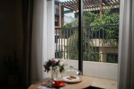 HB Serviced Apartment - Lac Long Quan